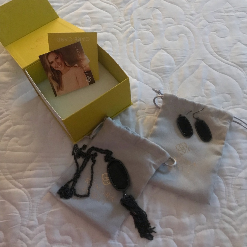 Kendera Scott Black necklace &earings